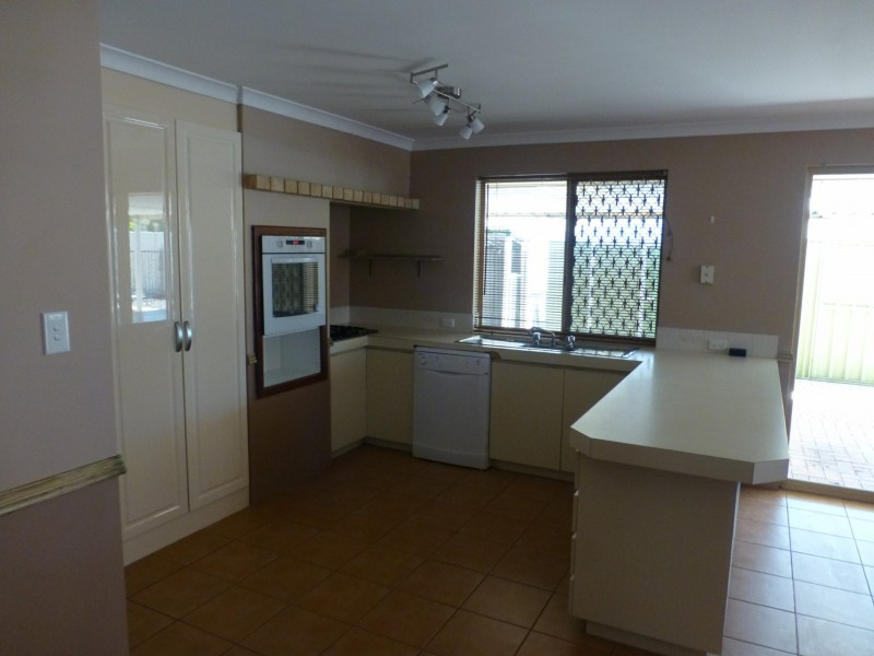 7 Boronia Court, Thornlie WA 6108