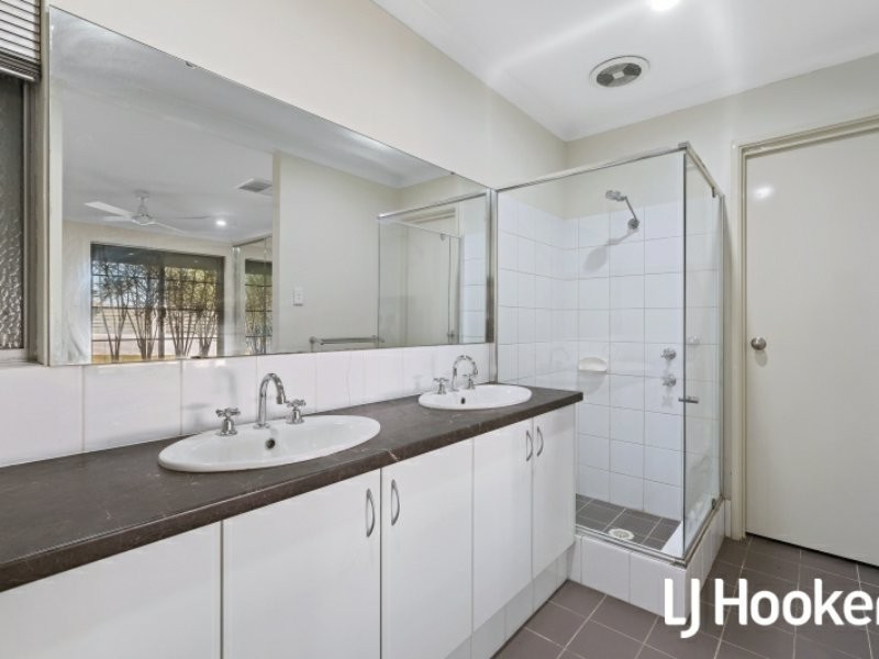 21 Kingsway Gardens, Canning Vale WA 6155