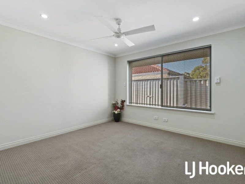 21 Kingsway Gardens, Canning Vale WA 6155