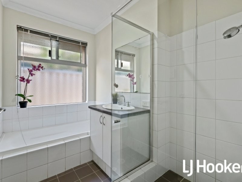 21 Kingsway Gardens, Canning Vale WA 6155