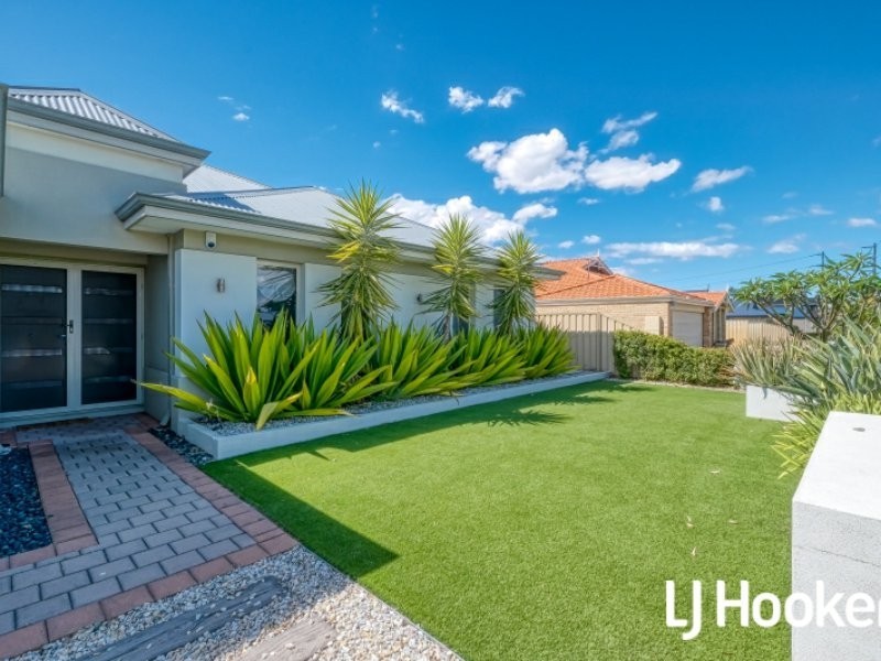 11 Packenham Promenade, Canning Vale WA 6155