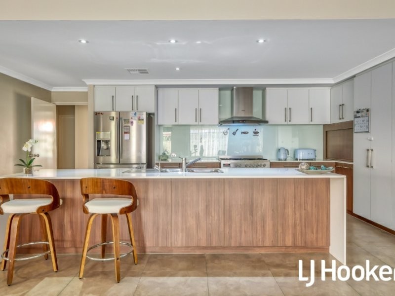 11 Packenham Promenade, Canning Vale WA 6155