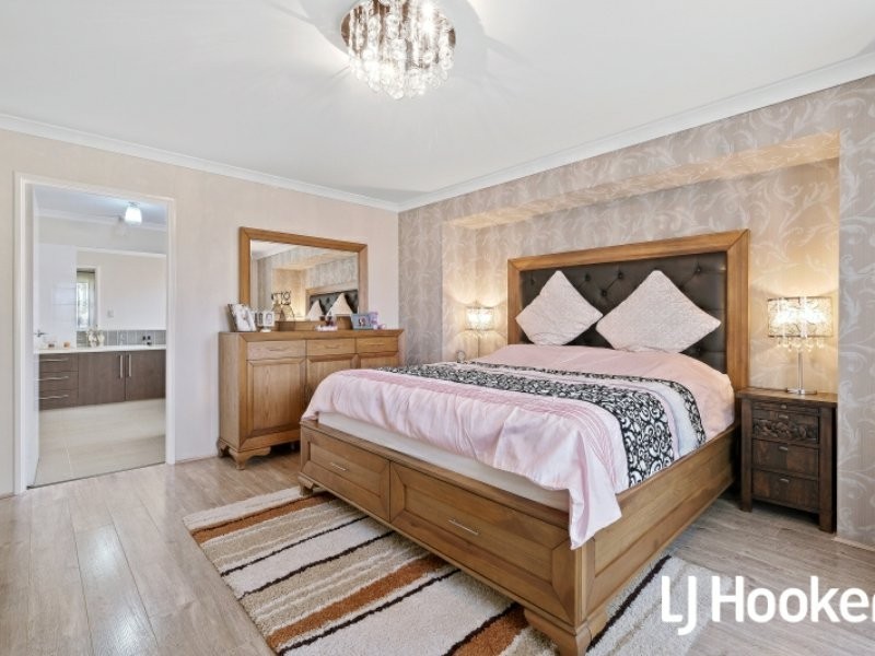 11 Packenham Promenade, Canning Vale WA 6155