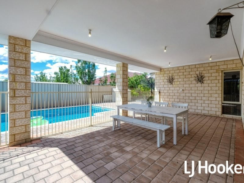 11 Packenham Promenade, Canning Vale WA 6155