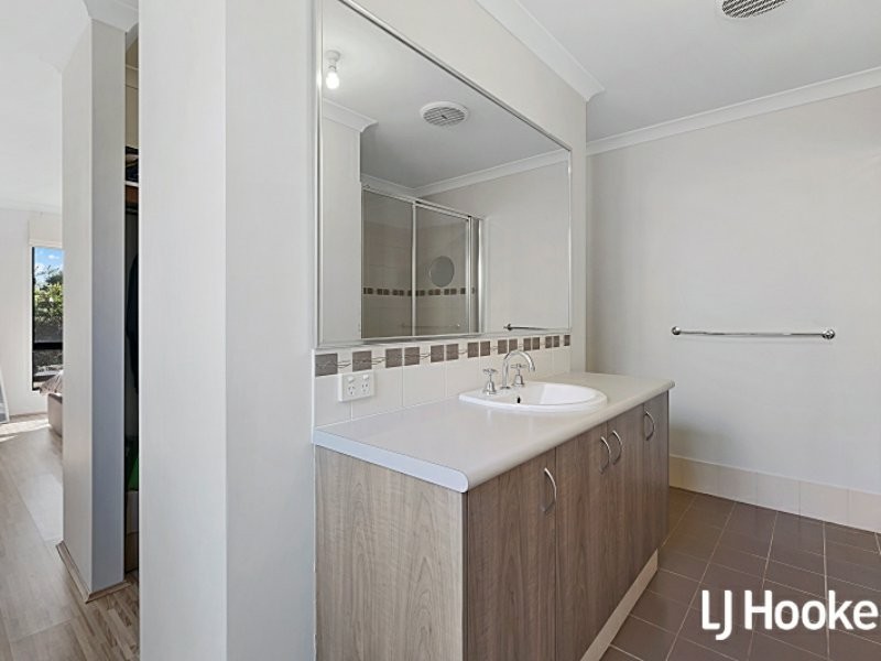 15 Ballycastle Loop, Canning Vale WA 6155