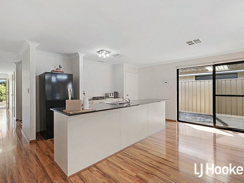 15 Ballycastle Loop, Canning Vale WA 6155