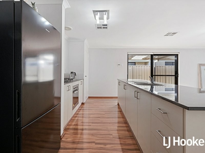 15 Ballycastle Loop, Canning Vale WA 6155