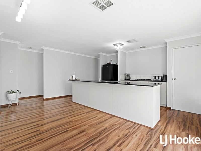 15 Ballycastle Loop, Canning Vale WA 6155