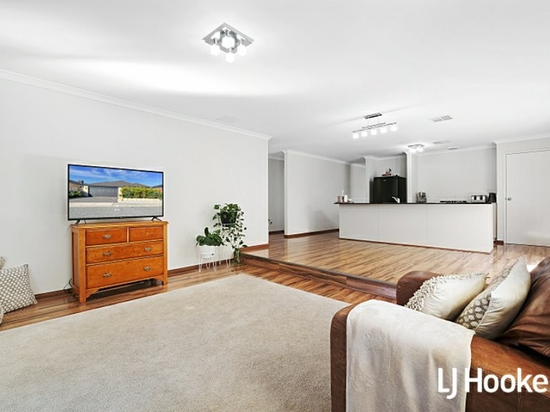 15 Ballycastle Loop, Canning Vale WA 6155