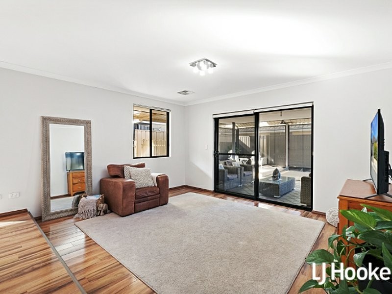 15 Ballycastle Loop, Canning Vale WA 6155