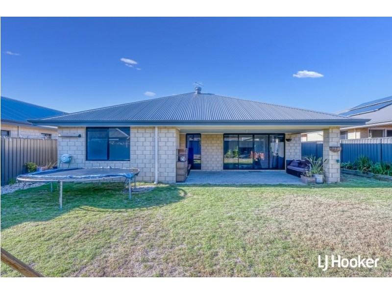 22 Vermont Grove, Wellard WA 6170