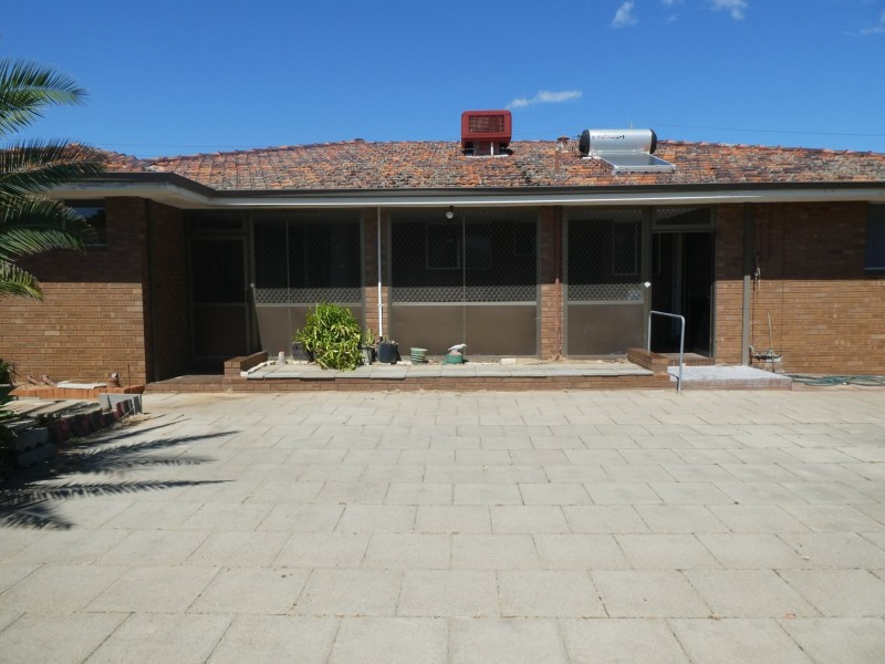 10 Attfield Street, Maddington WA 6109
