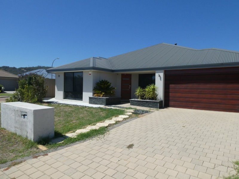 15 Munday Avenue, Brookdale WA 6112