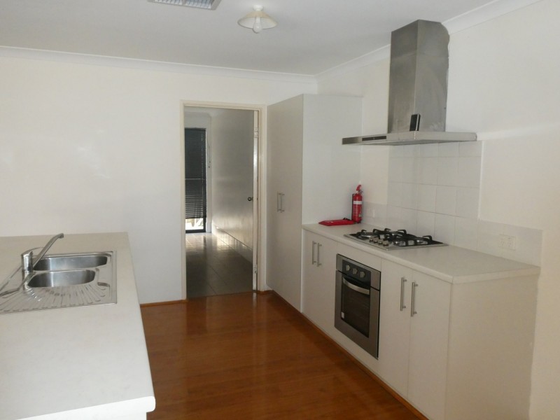 15 Munday Avenue, Brookdale WA 6112