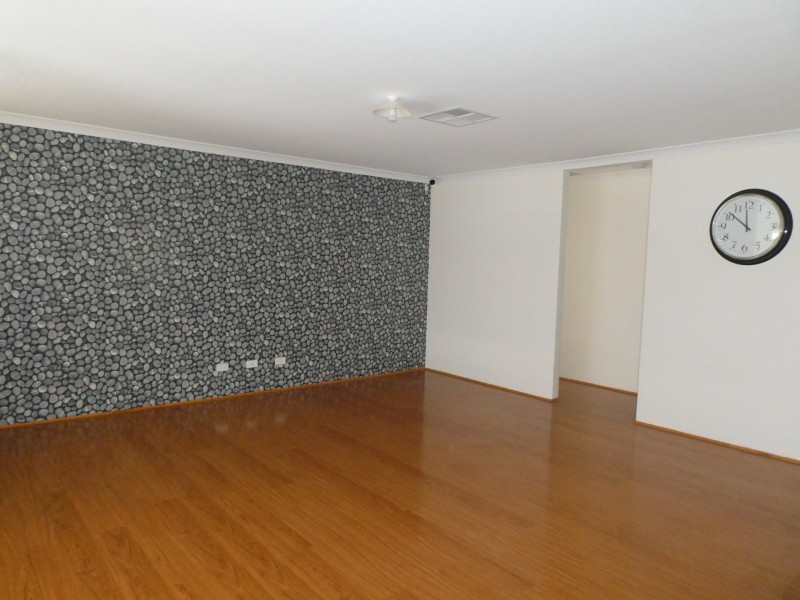 15 Munday Avenue, Brookdale WA 6112