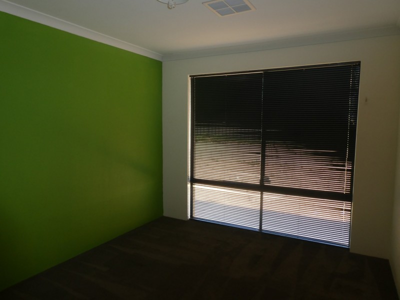 15 Munday Avenue, Brookdale WA 6112