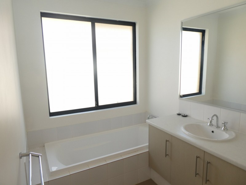 15 Munday Avenue, Brookdale WA 6112