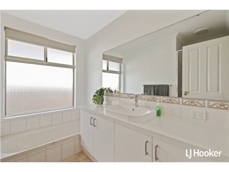 22 Ashridge Turn, Canning Vale WA 6155