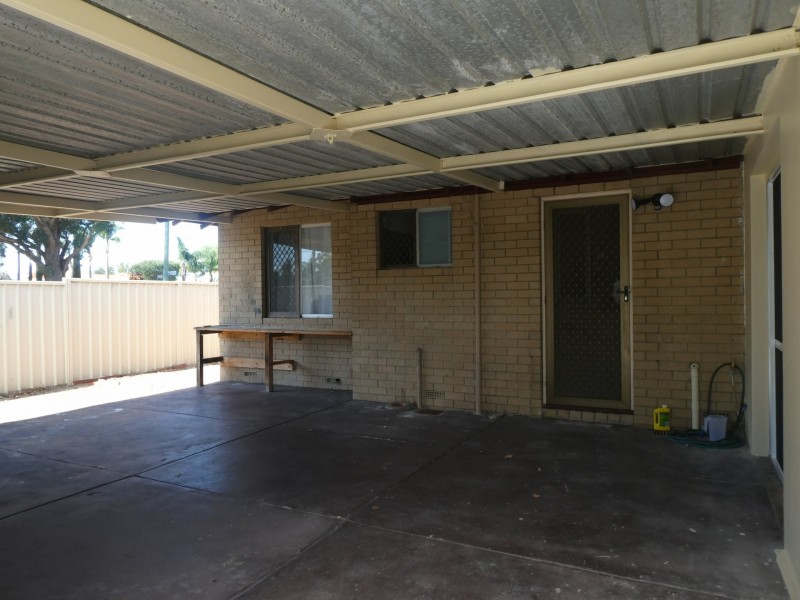 1 McAlister Place, Thornlie WA 6108