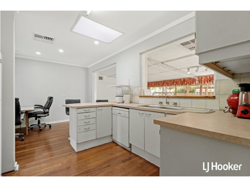 29 Leach Avenue, Riverton WA 6148