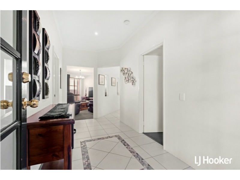 9 The Bridgeway, Canning Vale WA 6155