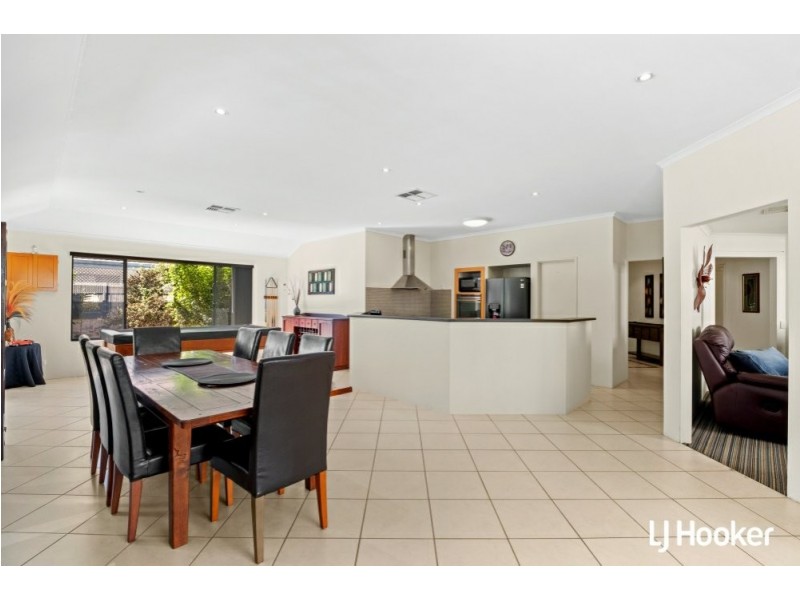 9 The Bridgeway, Canning Vale WA 6155