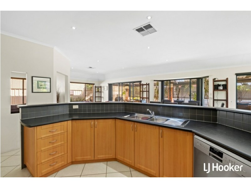 9 The Bridgeway, Canning Vale WA 6155