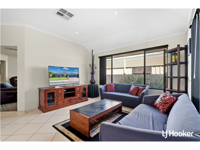 9 The Bridgeway, Canning Vale WA 6155
