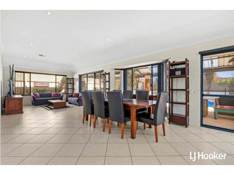 9 The Bridgeway, Canning Vale WA 6155