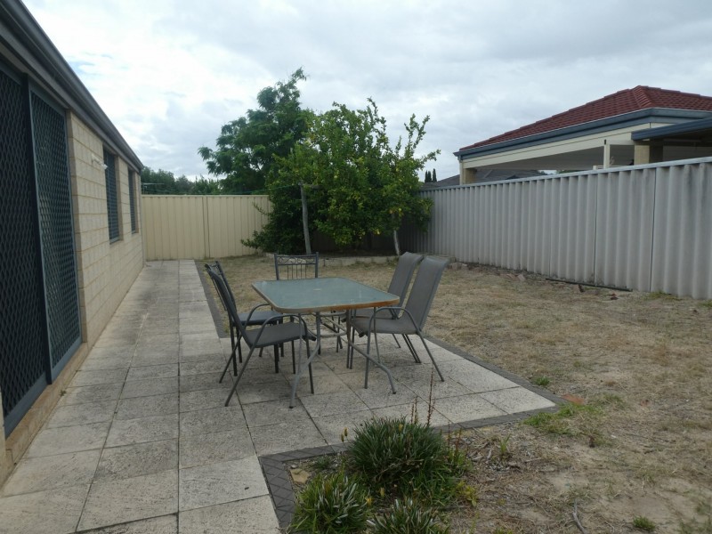 5 Osten Drive, Langford WA 6147