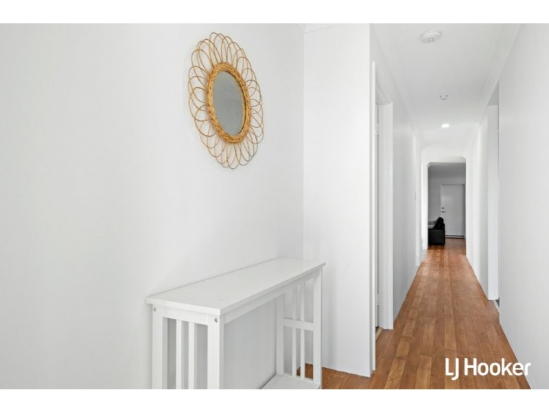 3 Oriel Lane, Piara Waters WA 6112