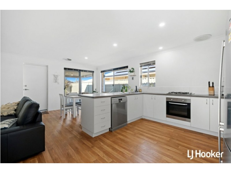 3 Oriel Lane, Piara Waters WA 6112