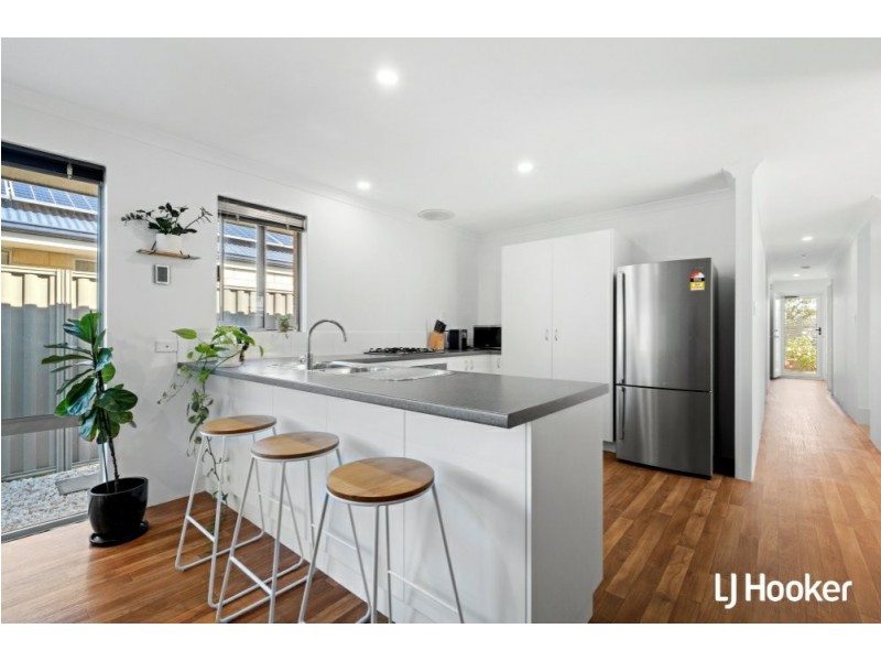 3 Oriel Lane, Piara Waters WA 6112