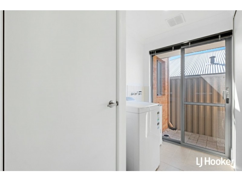 3 Oriel Lane, Piara Waters WA 6112