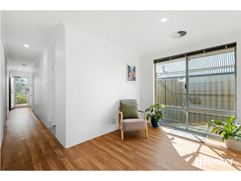 3 Oriel Lane, Piara Waters WA 6112