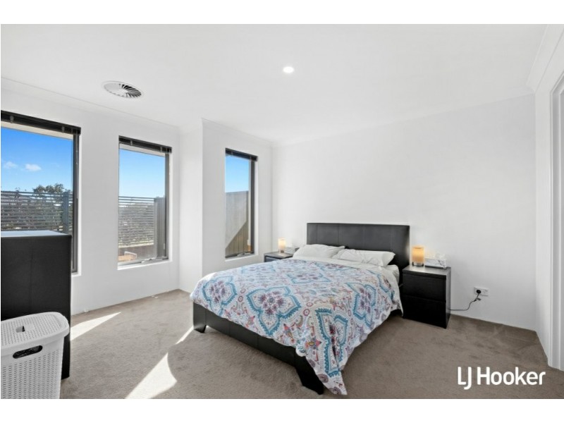 3 Oriel Lane, Piara Waters WA 6112