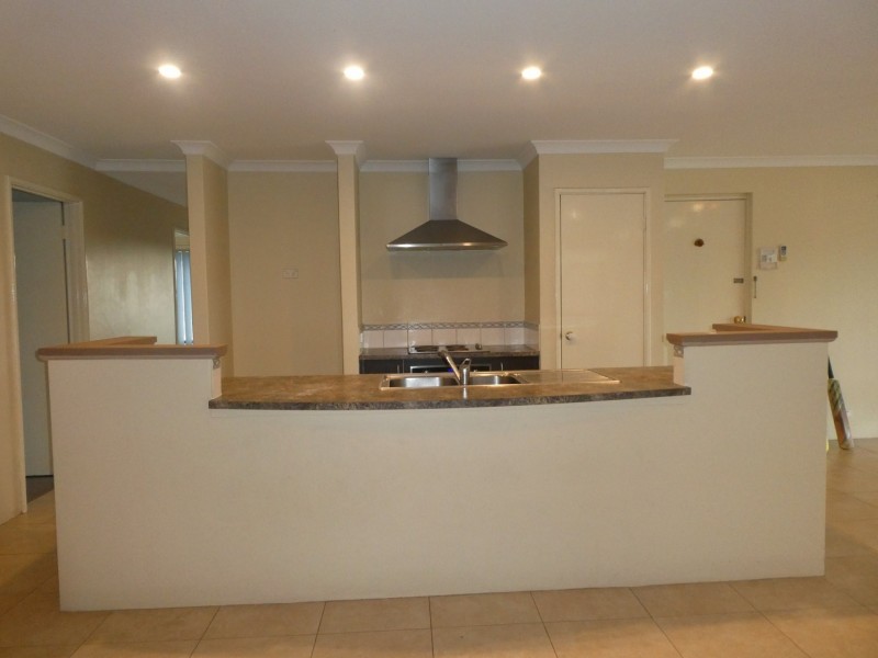 15 Parkfield Blvd, Bertram WA 6167