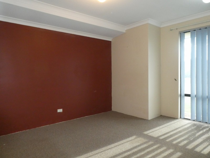 15 Parkfield Blvd, Bertram WA 6167