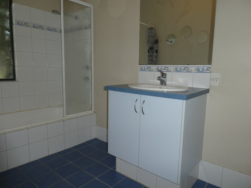 15 Parkfield Blvd, Bertram WA 6167