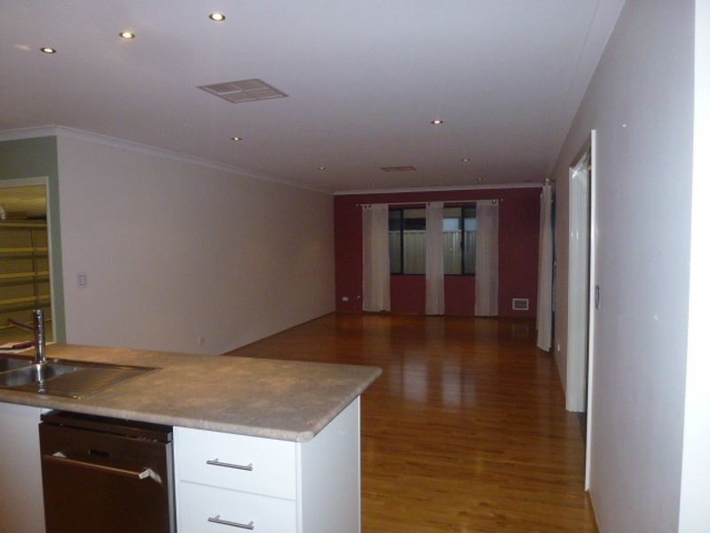 38 Little John Road, Armadale WA 6112