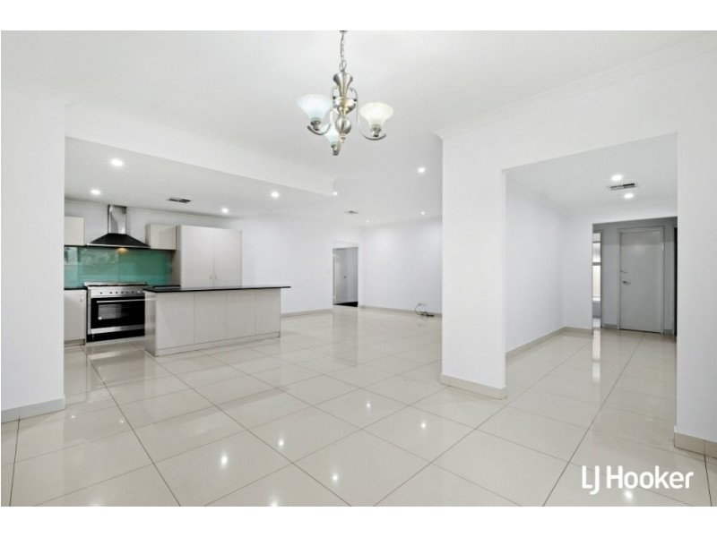 37 Laggan Road, Canning Vale WA 6155