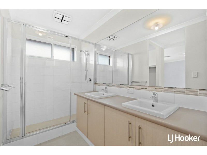 33 Vermont Grove, Wellard WA 6170