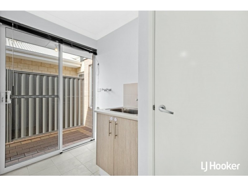 33 Vermont Grove, Wellard WA 6170