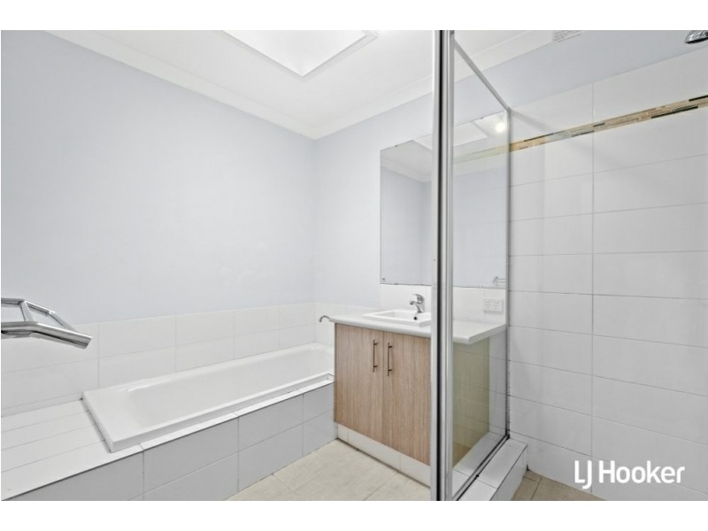 33 Vermont Grove, Wellard WA 6170