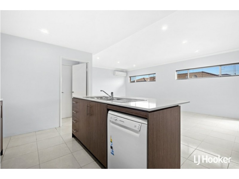 33 Vermont Grove, Wellard WA 6170