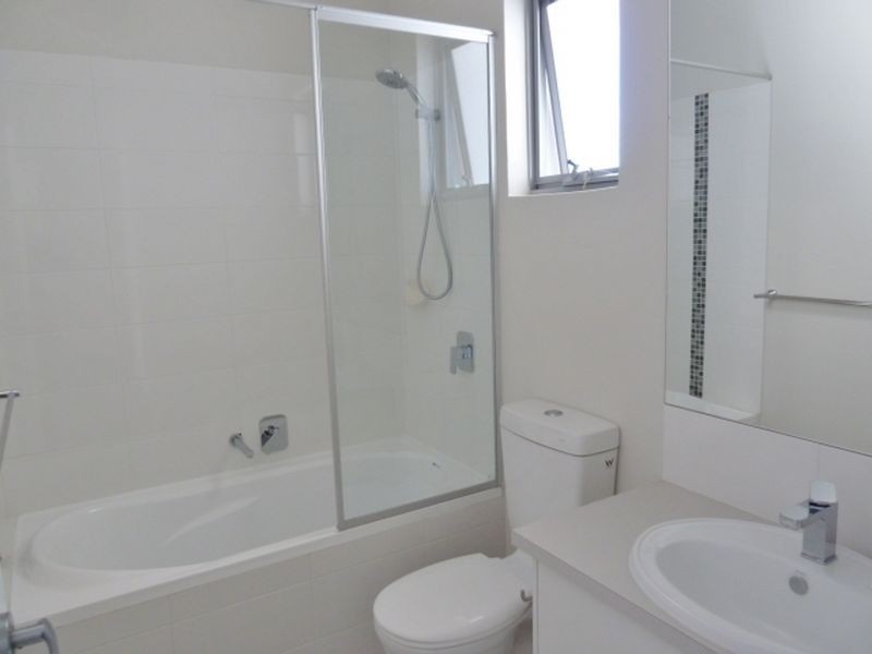 9/15 Debenham Street, Thornlie WA 6108