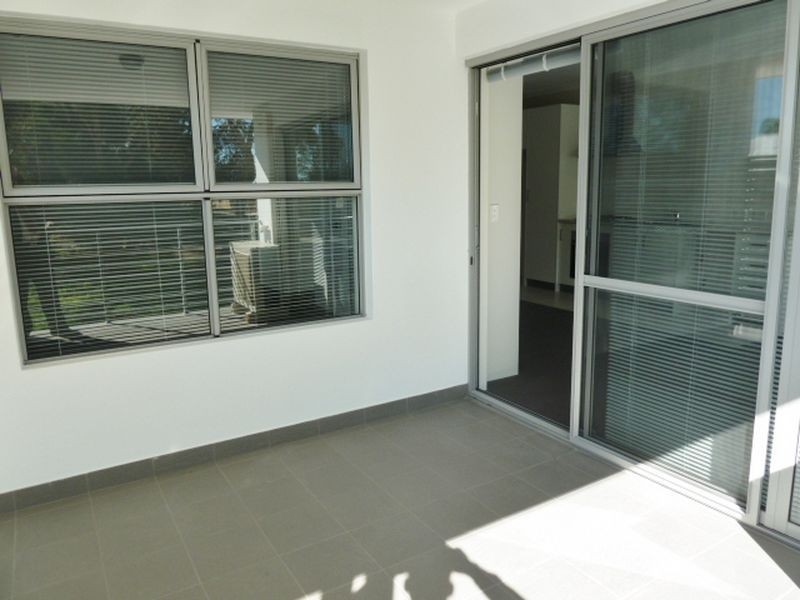 9/15 Debenham Street, Thornlie WA 6108