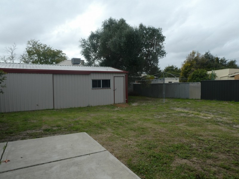 51 Spring Road, Thornlie WA 6108