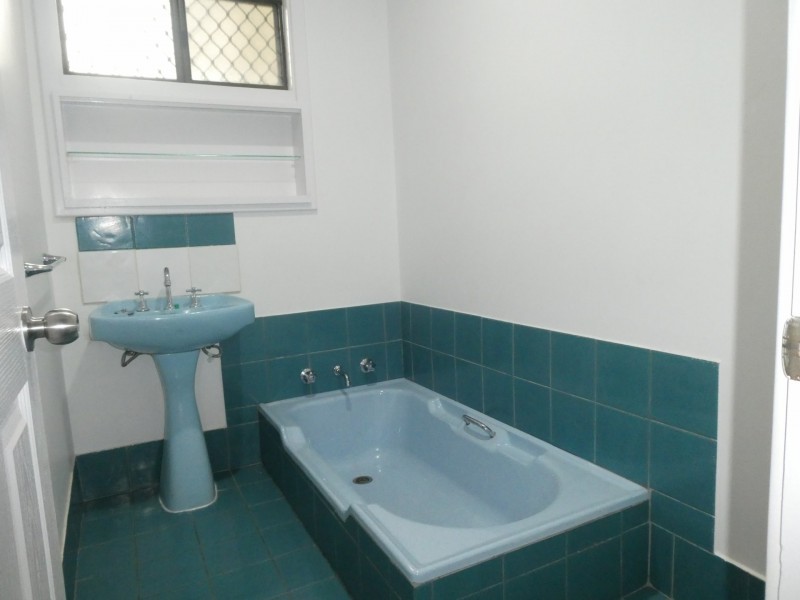 51 Spring Road, Thornlie WA 6108