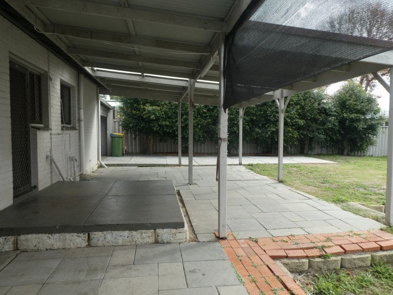 51 Spring Road, Thornlie WA 6108